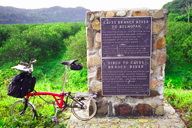 ���x������ݐΔ�̑O�ŋL�O�B�e