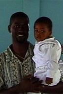 Mr. Henry�Ɛ�����󂯂��q����Keenan