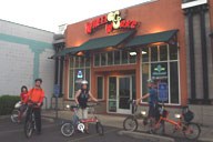 �s���̃V���b�v�ɗ�����邪�X��