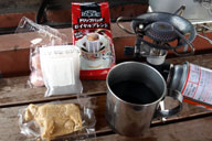 ���H��̓R�[�q�[�Ƌ��Œ�