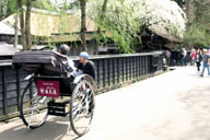 �ؑ��̕��ɐl�͎Ԃ��}�b�`����