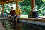 �㗬�Ɖ����ŉ��x���傫���قȂ�