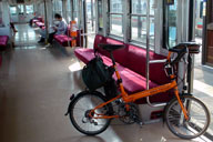 ���X�ƓS���ɏ�鈤��