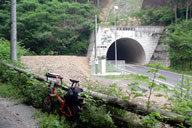 �\��O�̋ߑ򓻃g���l��