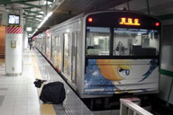 �T�C�{�[�O009���y�C���g���ꂽ�ԗ��ɏ�荞��