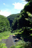 ���ɕ���ꂽ�ܑ��H