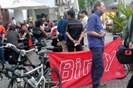 ���̓_�E���^�E���ɂ���r�A�E���X�g����