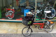 �C�x���g�ȊO�Ō����B���Birdy�͎��]�ԓX�̃V���[�E�B���h�D