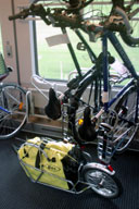 �g���[���[Yak BOB�������Ă���l������