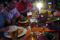 �Ƃɂ����r�[���Ŋ��t