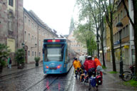 ���s�X�ő����ԗ��̓g�����Ǝ��]�Ԃ̂�