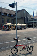 Karlsruhe�w�ŏ�芷���̎��Ԃɉw���ӂ𑖂�